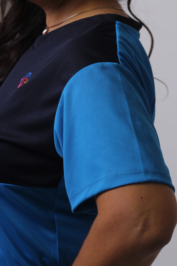 Cuello V Dry Fit Dama - Image 2
