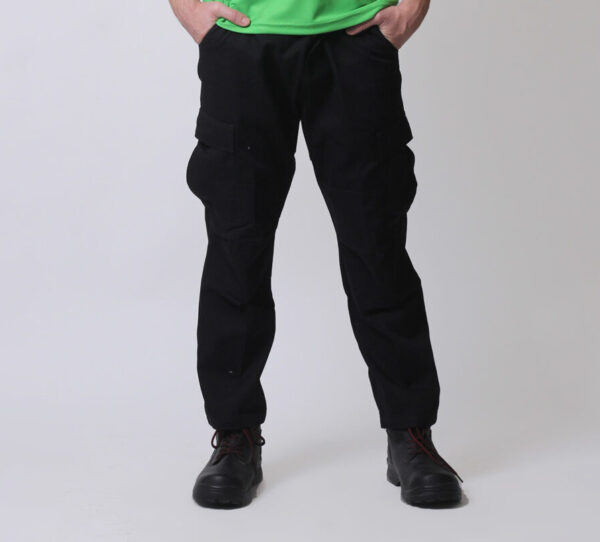 Pantalón Cargo Gabardina - Image 3